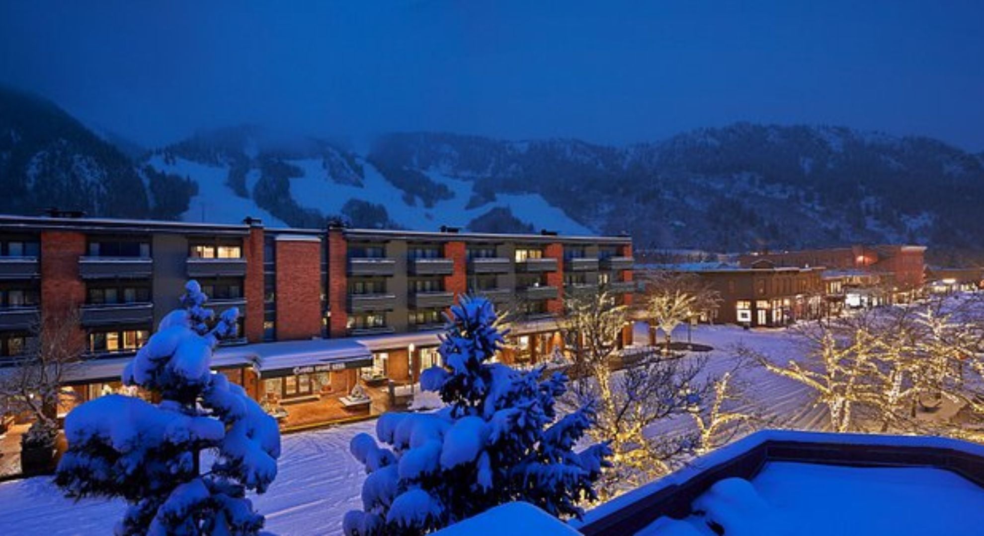 Experience-the-Best-Top-Skiing-Resorts-in-Aspen